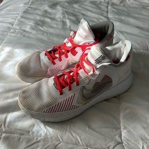 Kyrie Flytrap V Wolf Grey